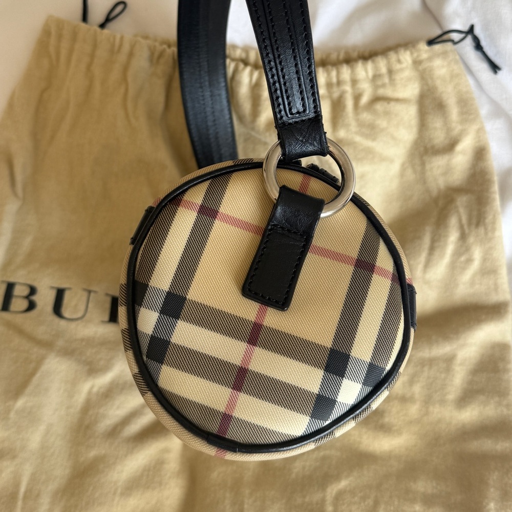 Burberry Barrel Bag - Picture 5 of 12